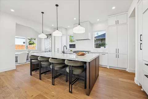 $1,484,000 | 107 East 24th Street, Houston, TX 77008