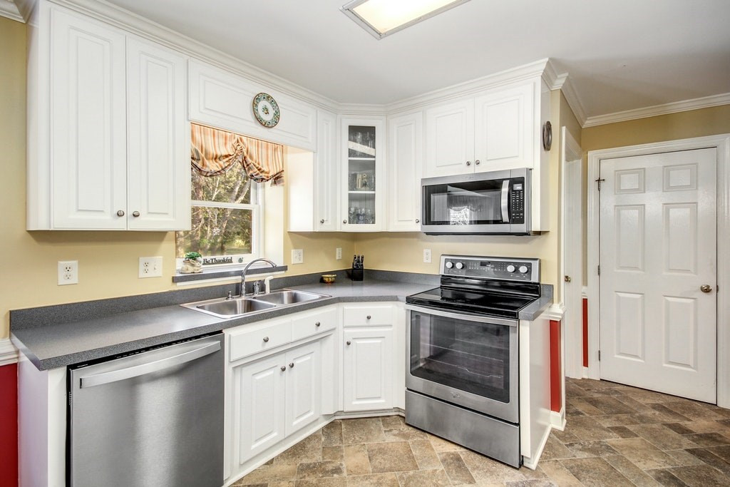 1287 Cole Road Clayton, NC 27520 - Photo 10 of 32 Gallery Image 10
