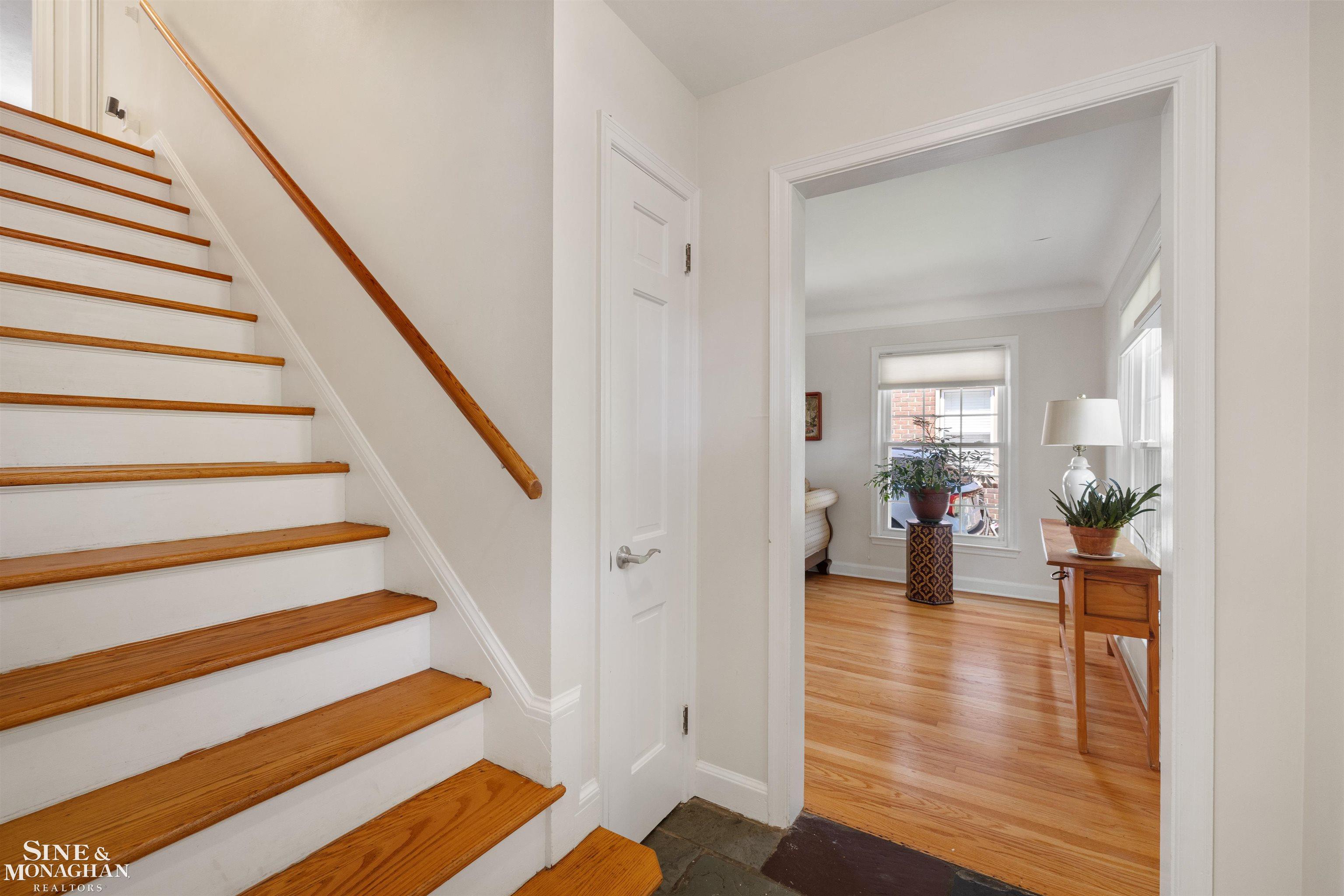 407 Lothrop Road Grosse Pointe Farms, MI 48236 - Photo 5 of 33