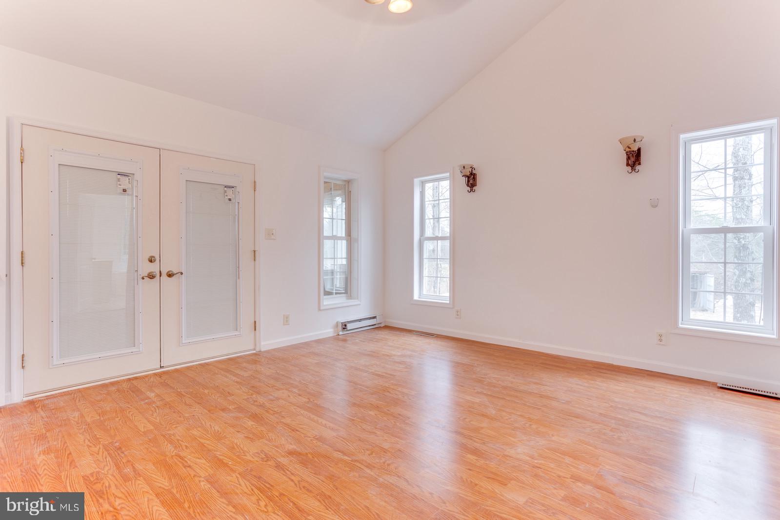 344 Devonshire Road Hedgesville, WV 25427 - Photo 12 of 17 Gallery Image 12