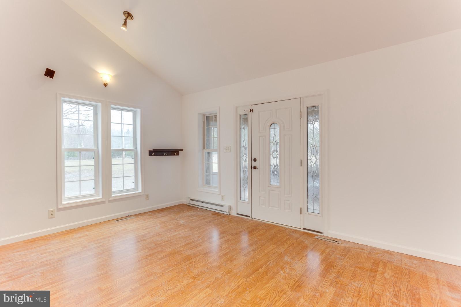 344 Devonshire Road Hedgesville, WV 25427 - Photo 4 of 17 Gallery Image 4