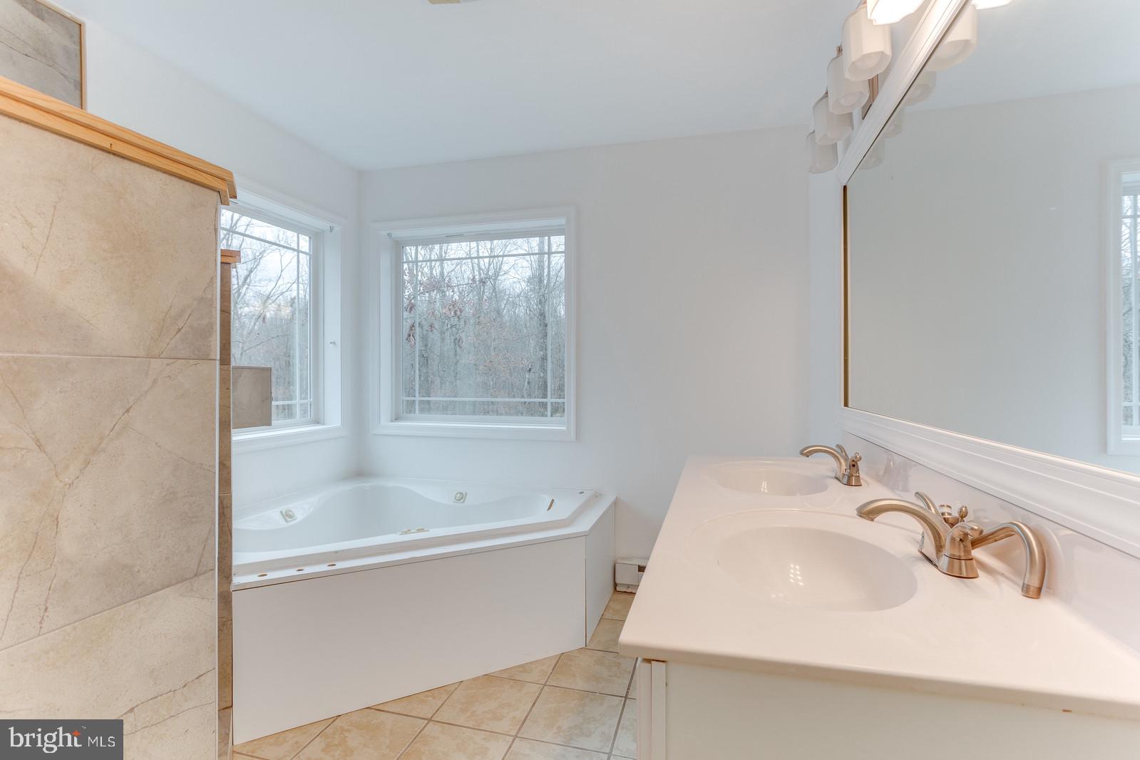 344 Devonshire Road Hedgesville, WV 25427 - Photo 6 of 17 Gallery Image 6