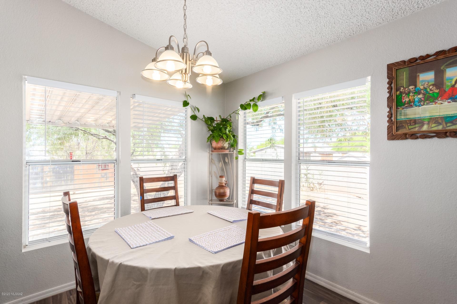 2752 West Roadrunner Road Tucson, AZ 85746 - Photo 9 of 26 Gallery Image 9