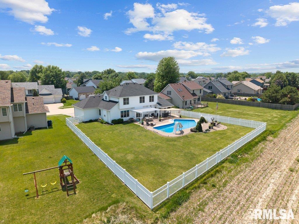 2086 Ashford Road Bettendorf, IA 52722 - Photo 11 of 55 Gallery Image 11