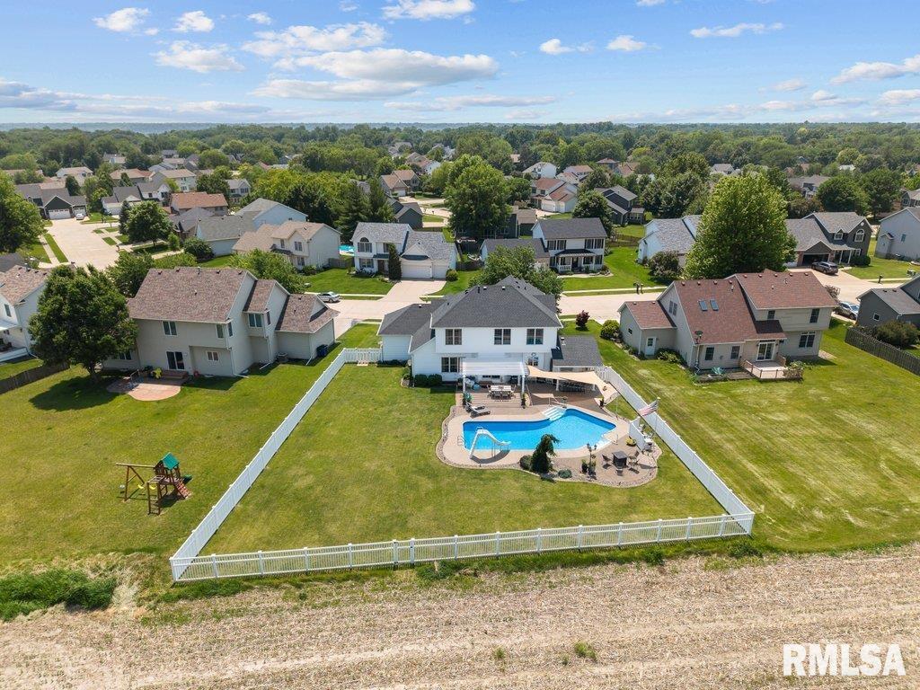 2086 Ashford Road Bettendorf, IA 52722 - Photo 12 of 55 Gallery Image 12