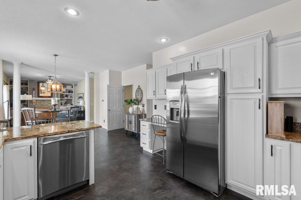 2086 Ashford Road Bettendorf, IA 52722 - Photo 21 of 55 Gallery Image 21