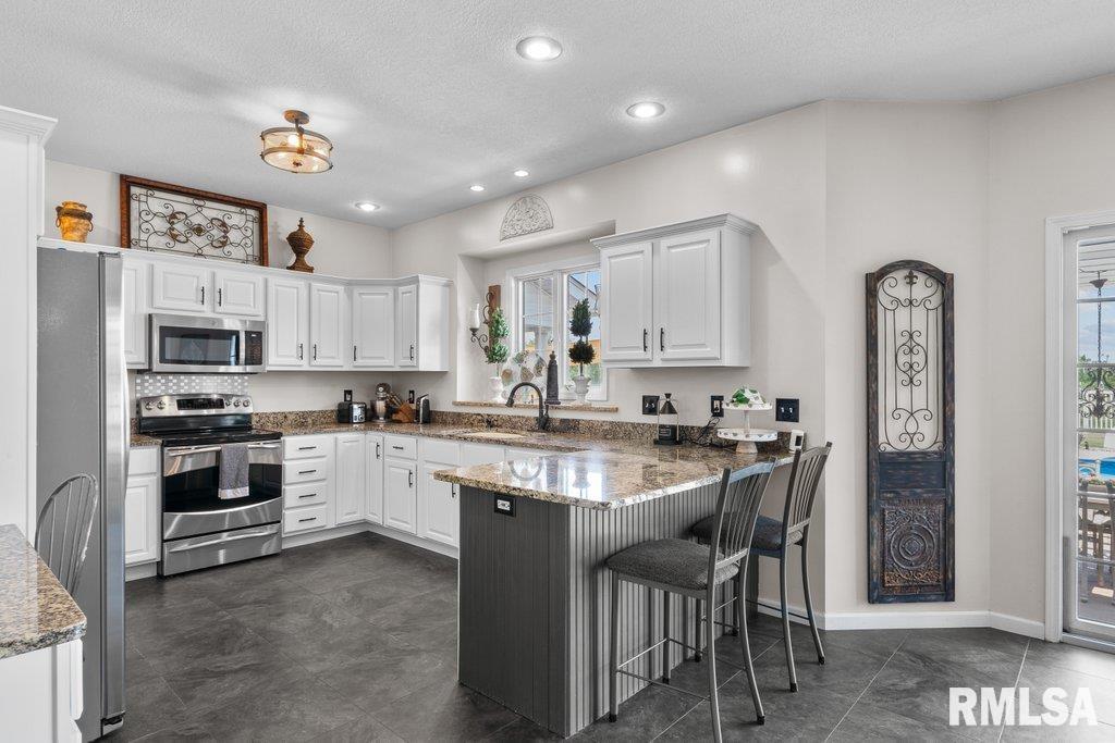 2086 Ashford Road Bettendorf, IA 52722 - Photo 22 of 55 Gallery Image 22