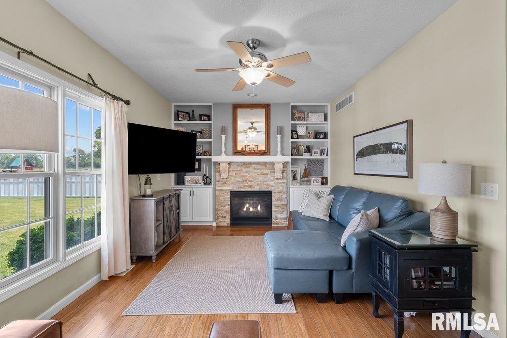 2086 Ashford Road Bettendorf, IA 52722 - Photo 27 of 55 Gallery Image 27