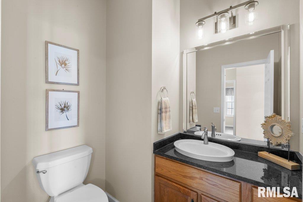 2086 Ashford Road Bettendorf, IA 52722 - Photo 31 of 55 Gallery Image 31
