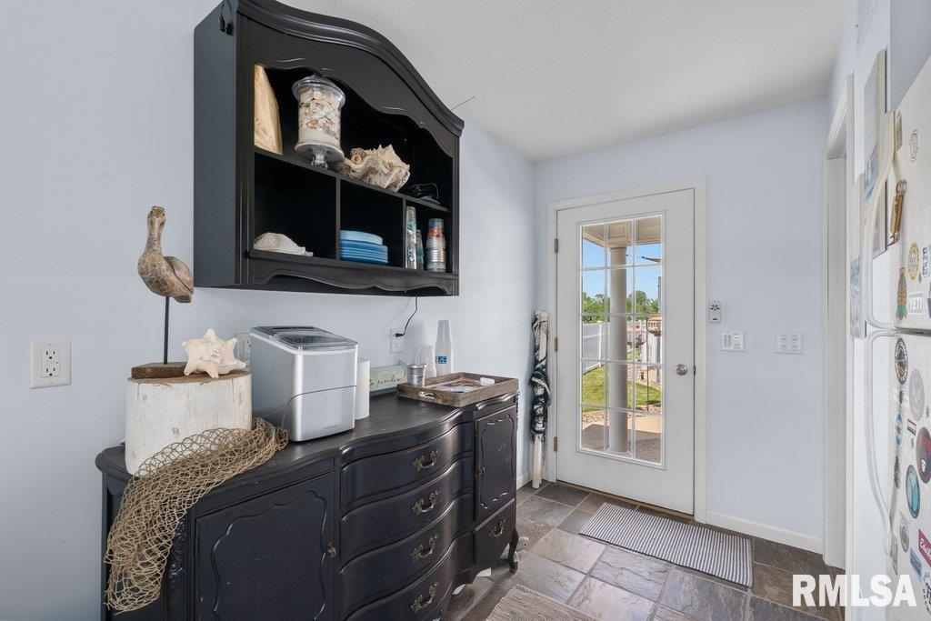 2086 Ashford Road Bettendorf, IA 52722 - Photo 32 of 55 Gallery Image 32