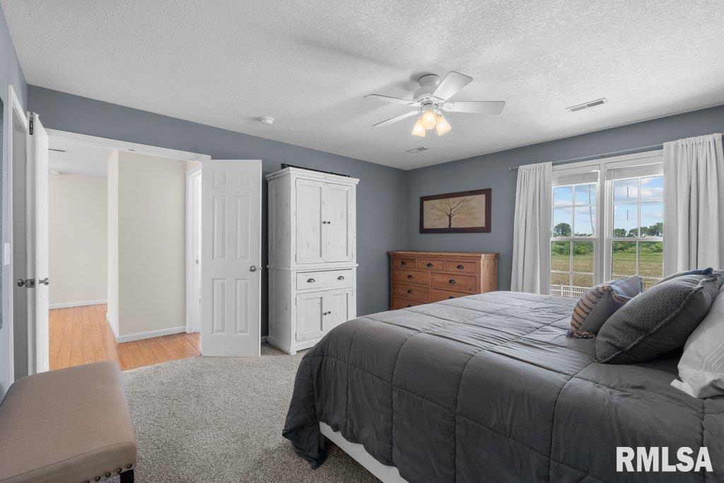 2086 Ashford Road Bettendorf, IA 52722 - Photo 36 of 55 Gallery Image 36