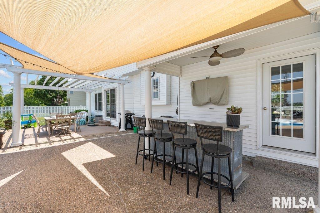 2086 Ashford Road Bettendorf, IA 52722 - Photo 10 of 55 Gallery Image 10