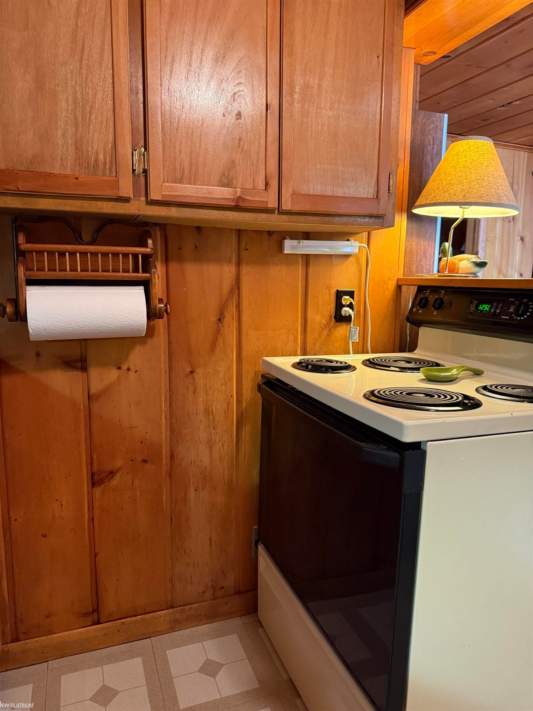9686 Doe Road Harrison, MI 48625 - Photo 11 of 20 Gallery Image 11