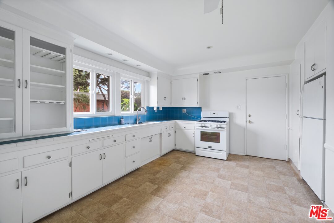 9620 Braddock Drive Culver City, CA 90232 - Photo 9 of 59