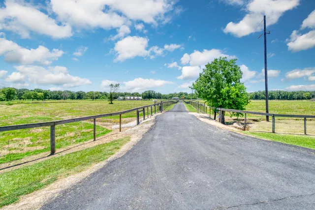 a view of an outdoor space and city view