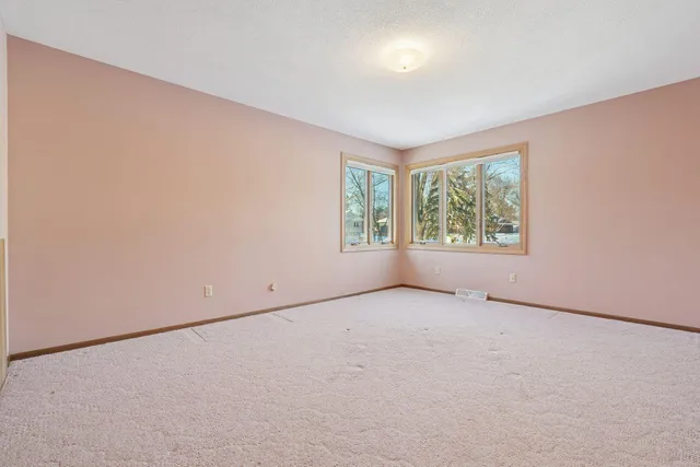 $399,999 | 440 River Hills Road, River Falls, WI 54022