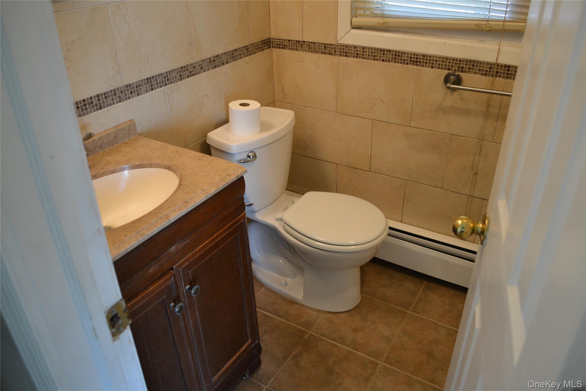 516 Long Beach Road Island Park, NY 11558 - Photo 13 of 31 1BR bathroom