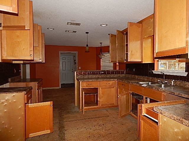 15964 Barlow Road Loxley, AL 36551 - Photo 12 of 19 Kitchen