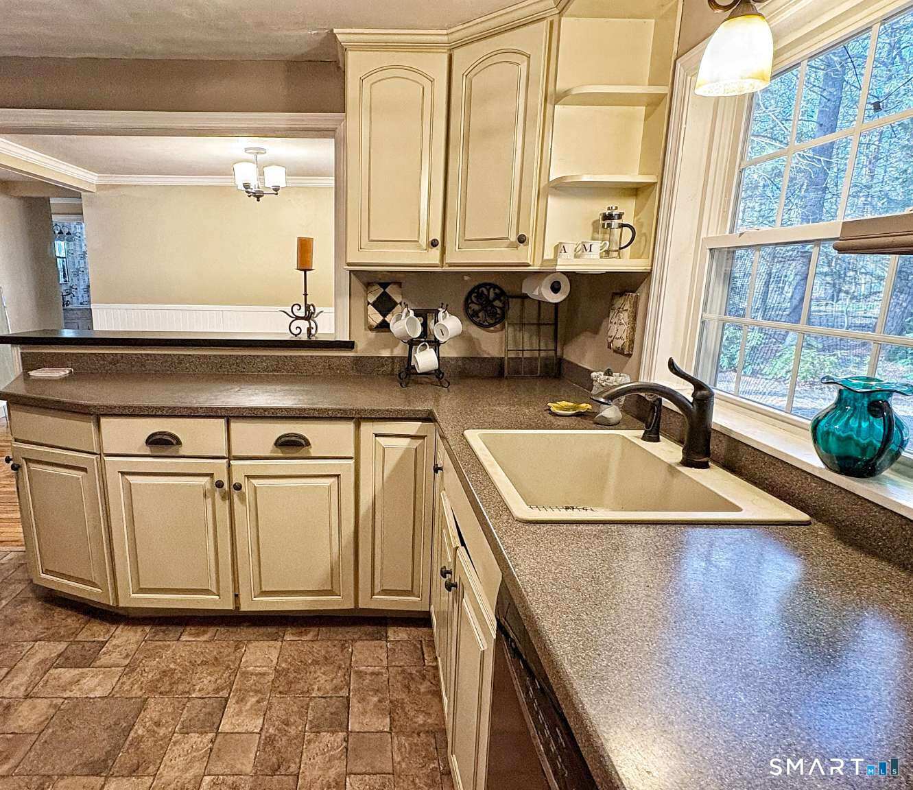 44 Climax Road Simsbury, CT 06070 - Photo 9 of 17