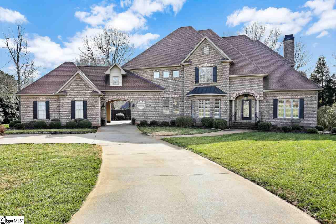 211 Doonbeg Court Simpsonville, SC 29681 - Photo 2 of 25 Gallery Image 2