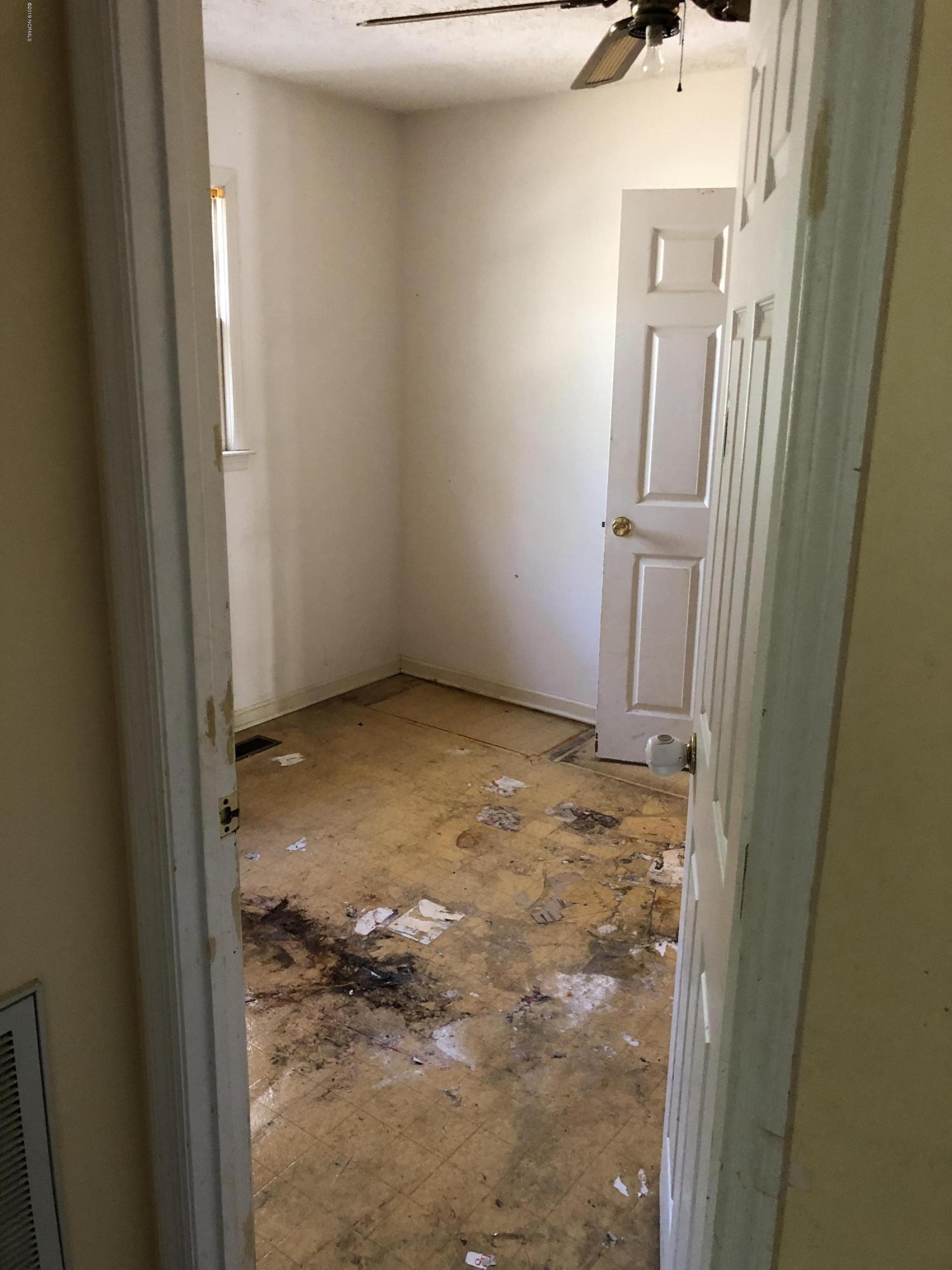 305 Porters Neck Road Wilmington, NC 28411 - Photo 17 of 18 laundry/utility