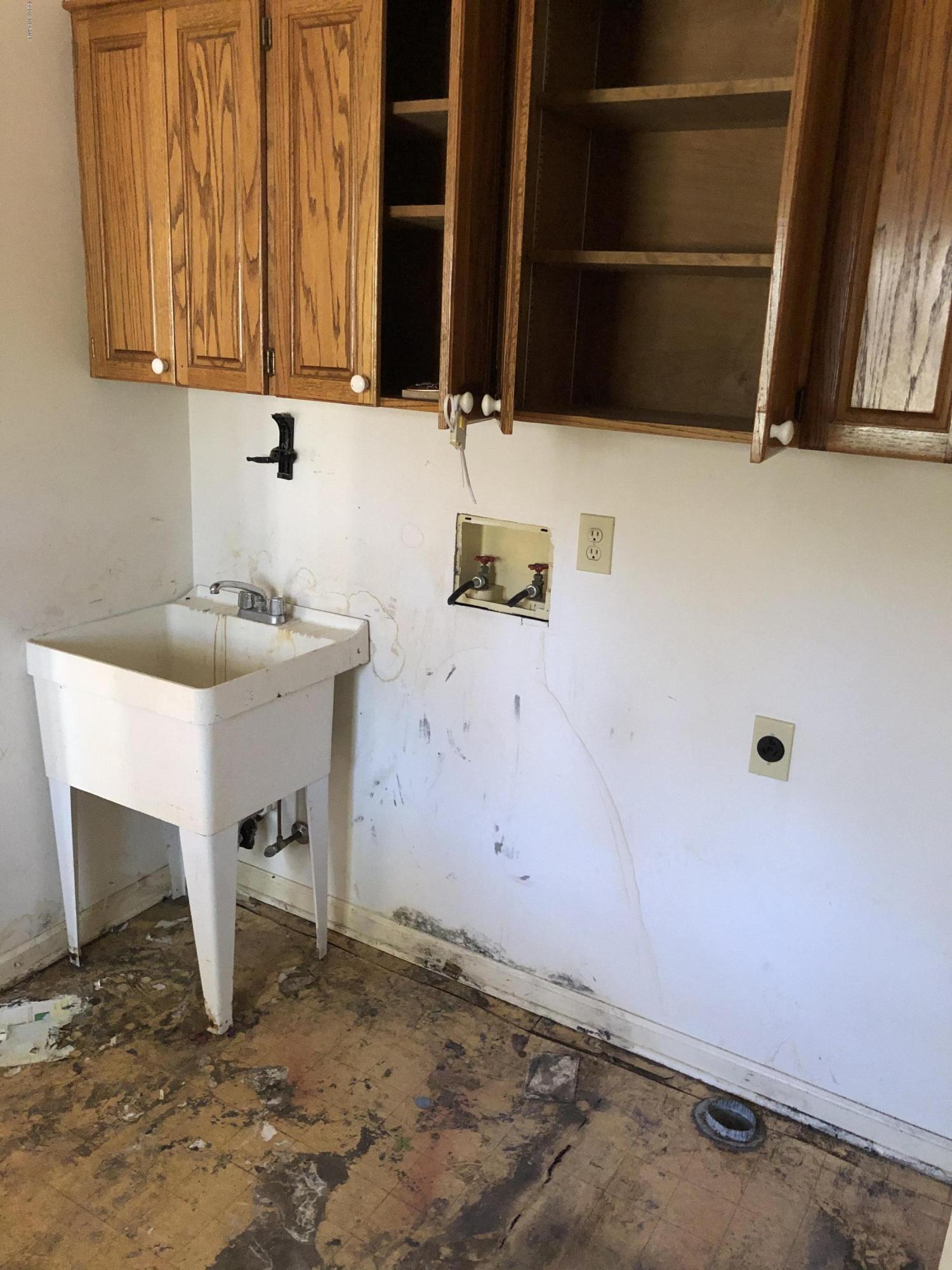 305 Porters Neck Road Wilmington, NC 28411 - Photo 18 of 18 laundry/utility