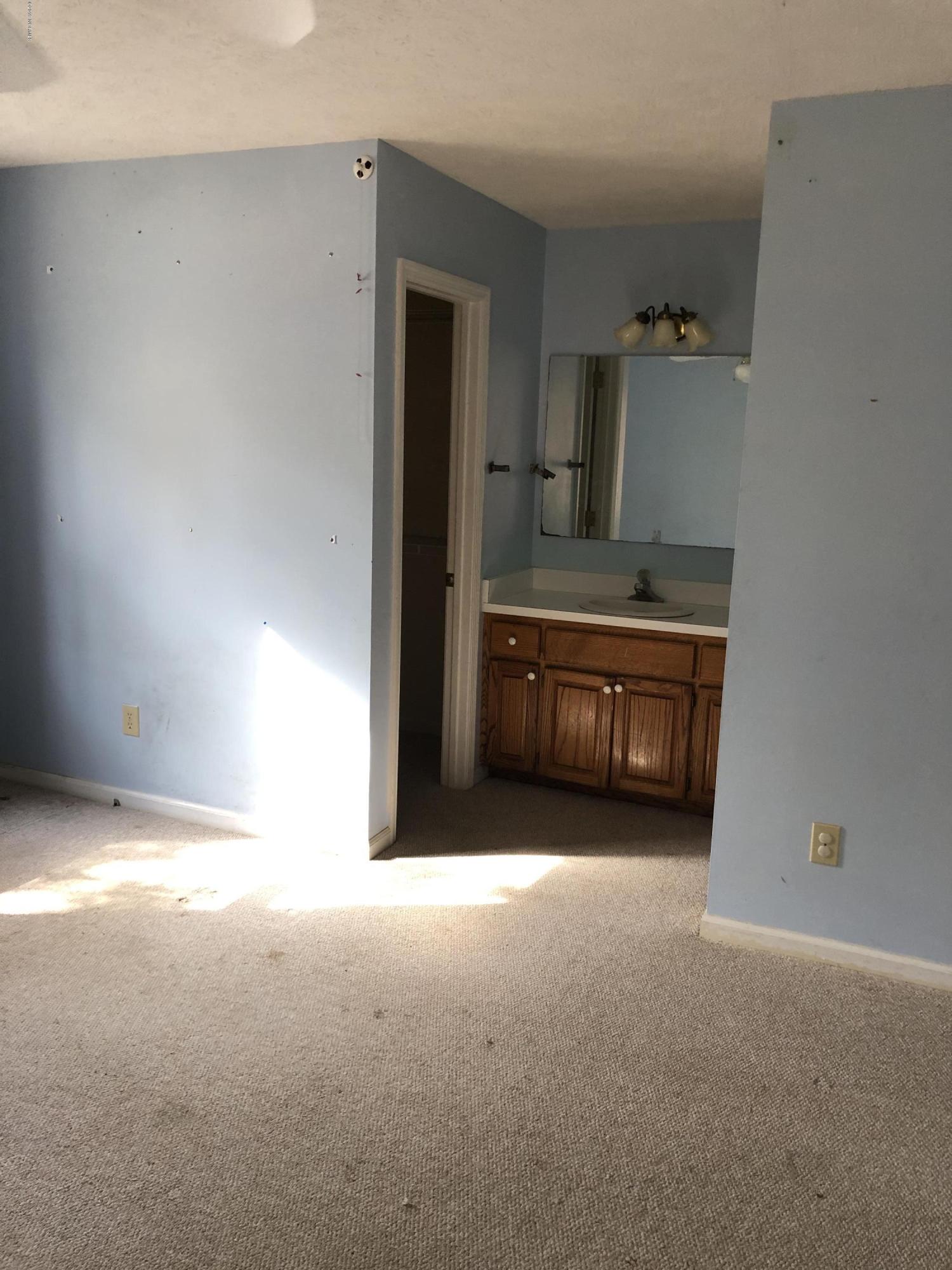 305 Porters Neck Road Wilmington, NC 28411 - Photo 10 of 18 master vanity