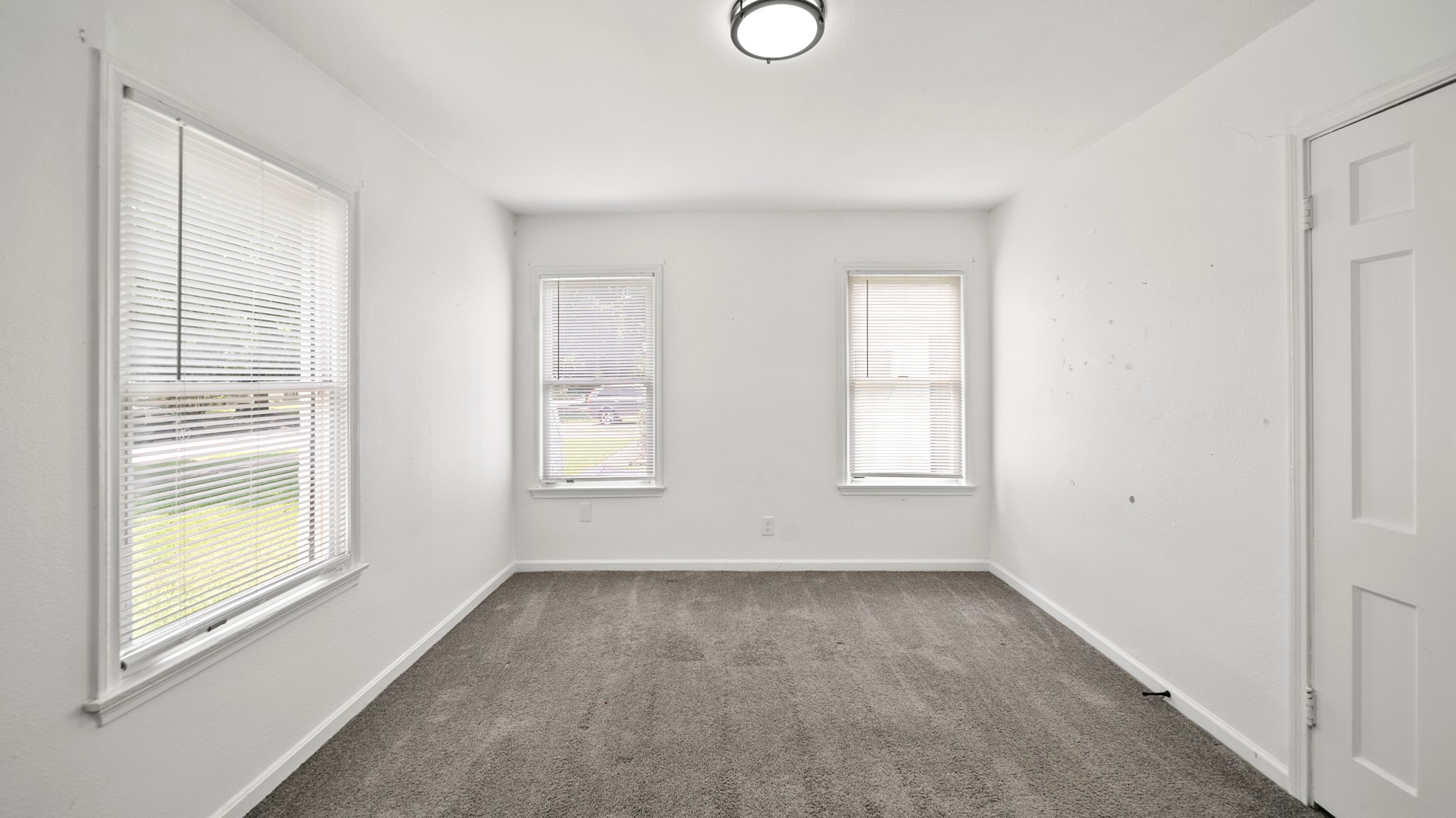 8327 Bonner Drive Houston, TX 77017 - Photo 26 of 37 an empty room with windows