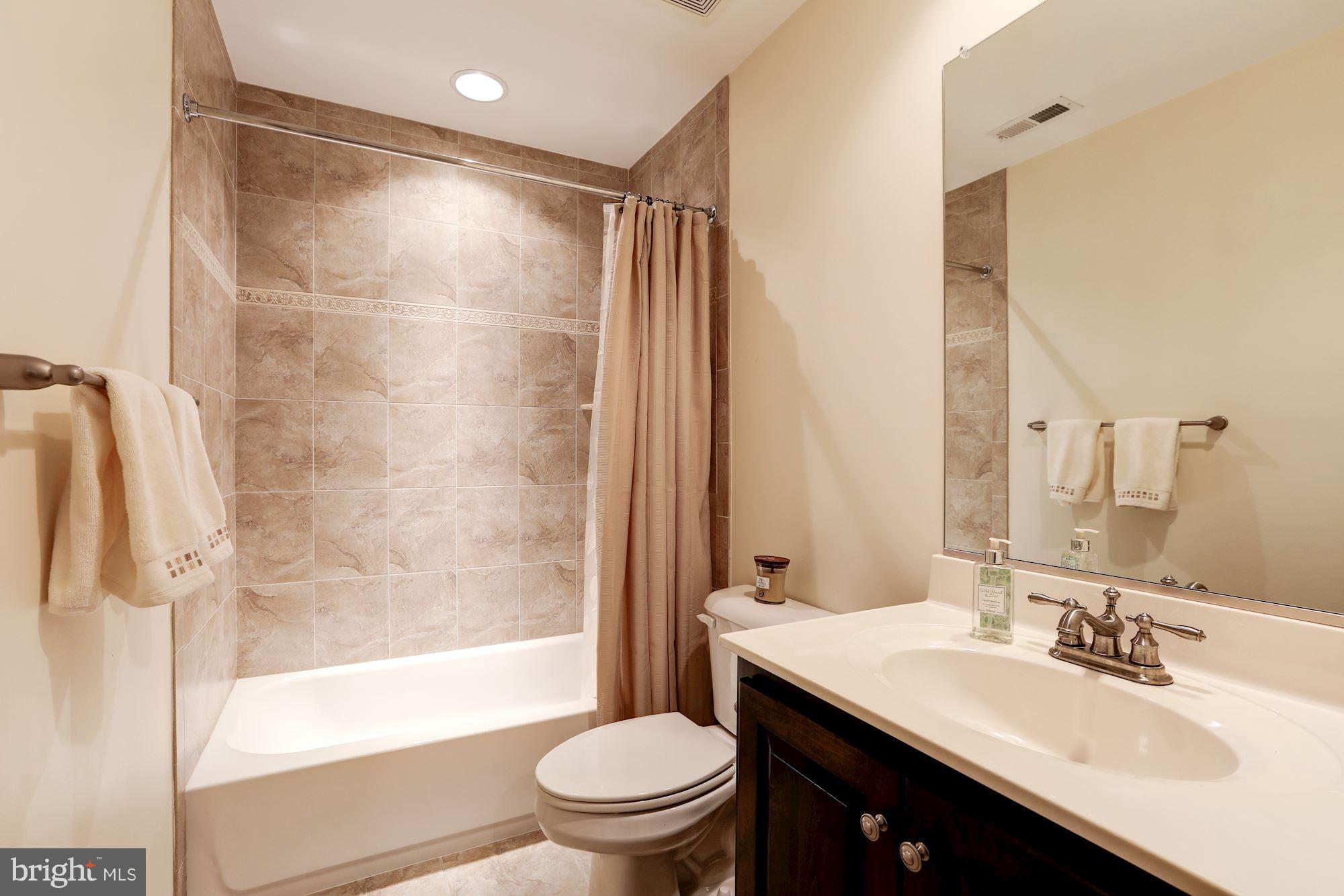 411 Heitzman Road Davidsonville, MD 21035 - Photo 16 of 29 Upper level full bath