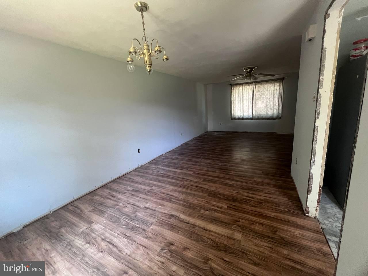 9613 Kendrick Road North Chesterfield, VA 23236 - Photo 36 of 66 Spacious room with natural light.