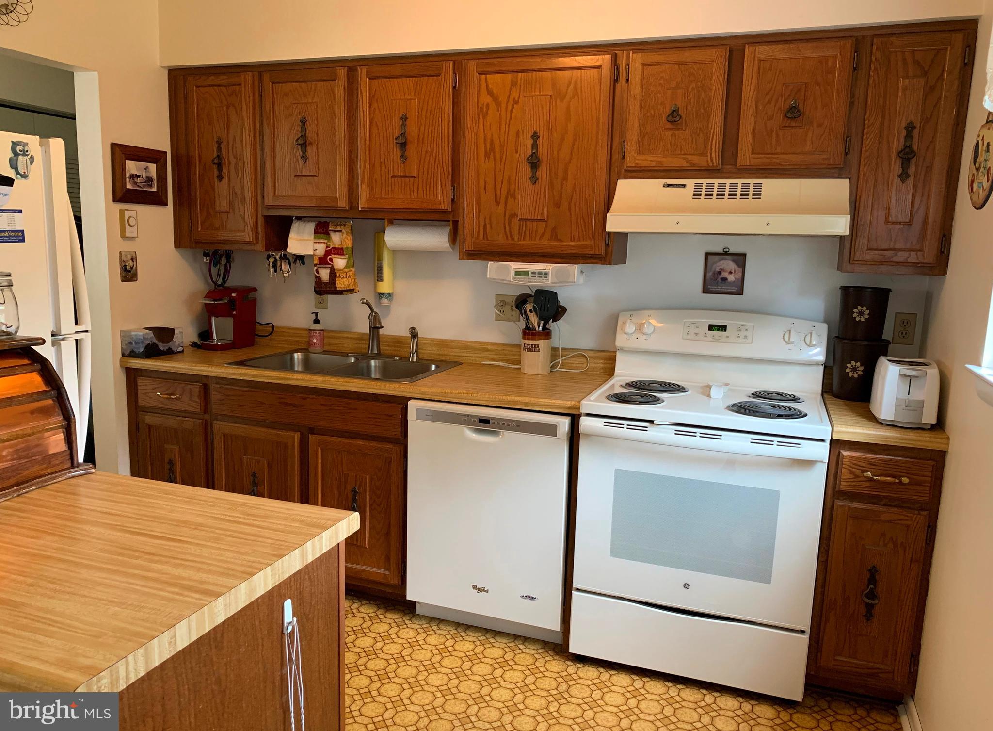 108 Tracy Berg Road Lancaster, PA 17603 - Photo 3 of 30