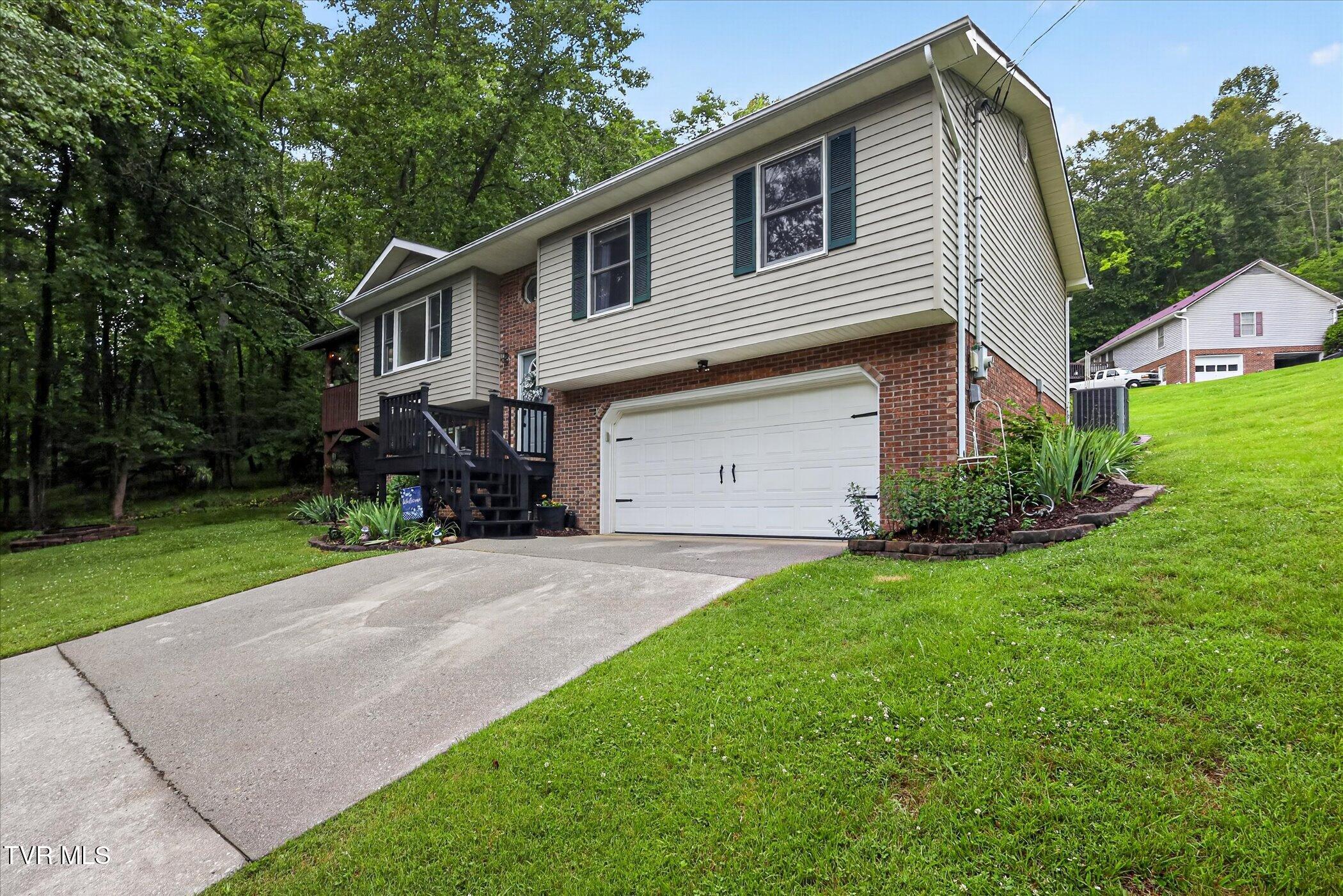 4020 Cooks Inlet Road Kingsport, TN 37664 - Photo 3 of 28 03-4020-Cooks-Inlet-Road-WindowStill