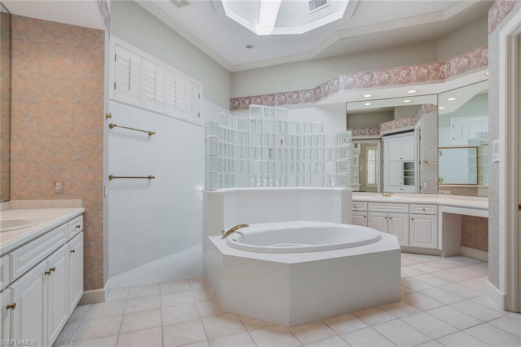 7068 Verde Way Naples, FL 34108 - Photo 16 of 25 Gallery Image 16