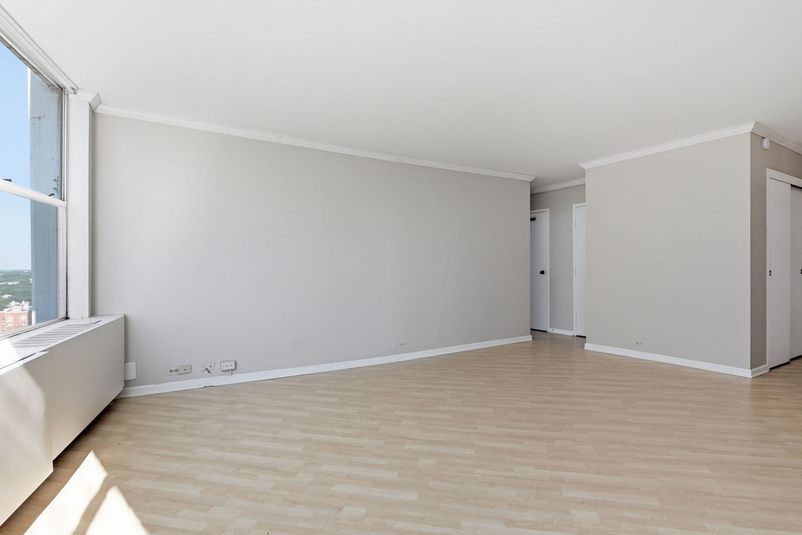 5757 North Sheridan Road, Unit 19D Chicago, IL 60660 - Photo 13 of 29 Gallery Image 13