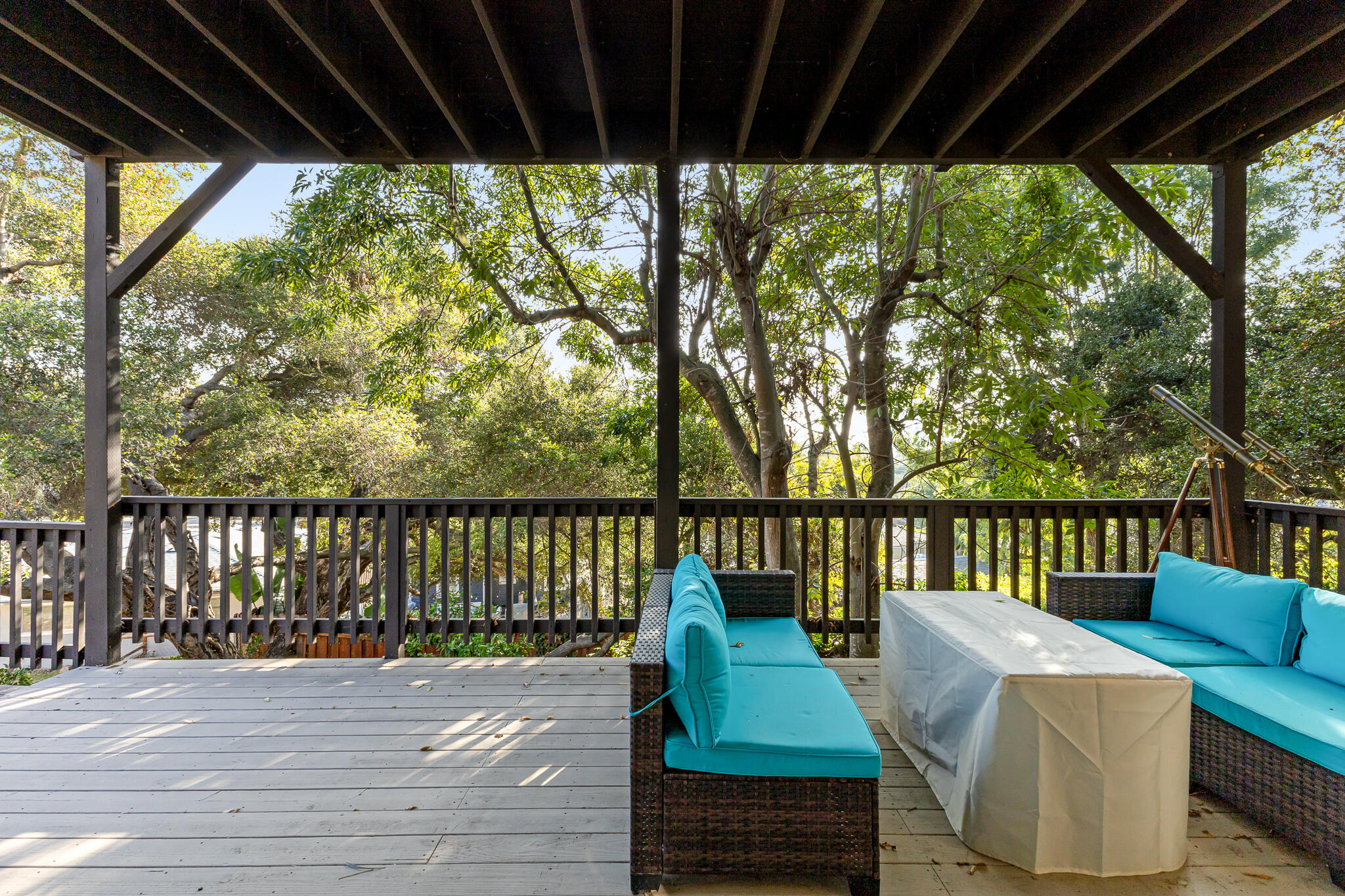 827 Cheltenham Road Santa Barbara, CA 93105 - Photo 11 of 23 Primary deck