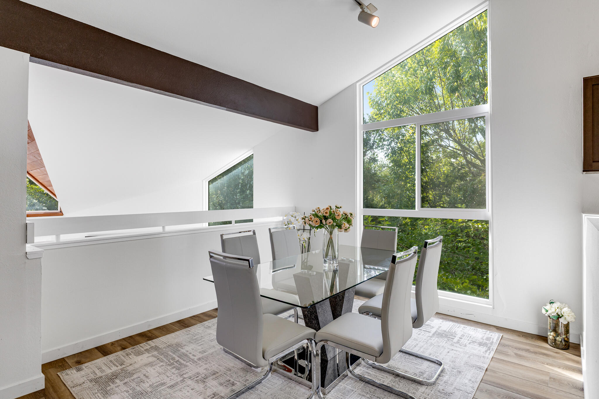827 Cheltenham Road Santa Barbara, CA 93105 - Photo 17 of 23 Dining Room