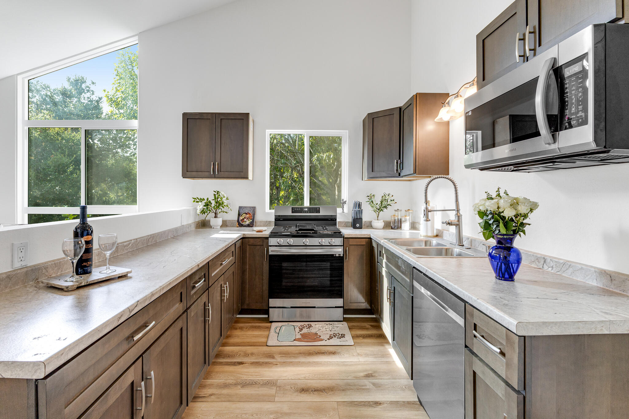827 Cheltenham Road Santa Barbara, CA 93105 - Photo 19 of 23 Kitchen