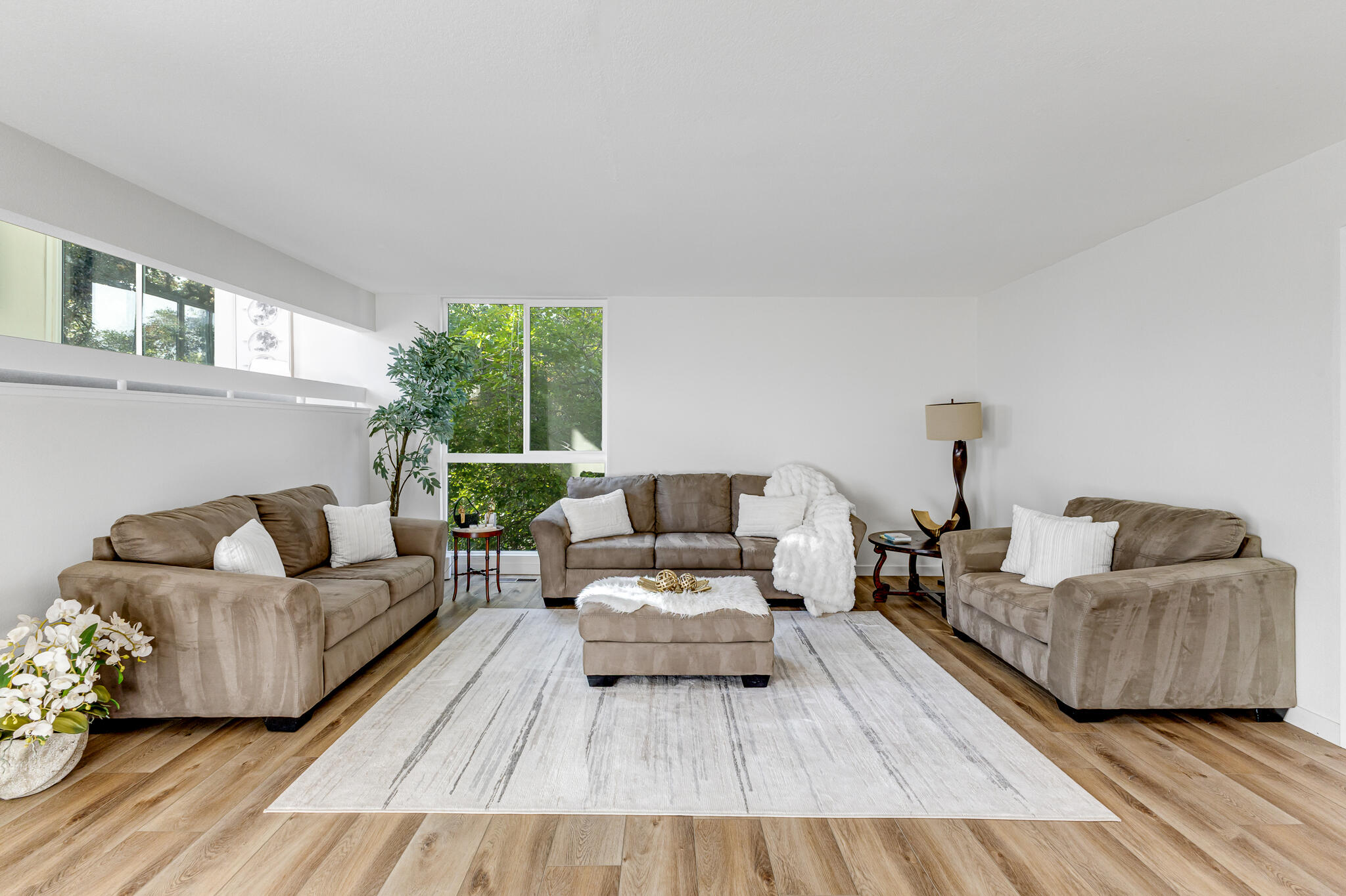 827 Cheltenham Road Santa Barbara, CA 93105 - Photo 7 of 23 Family Room