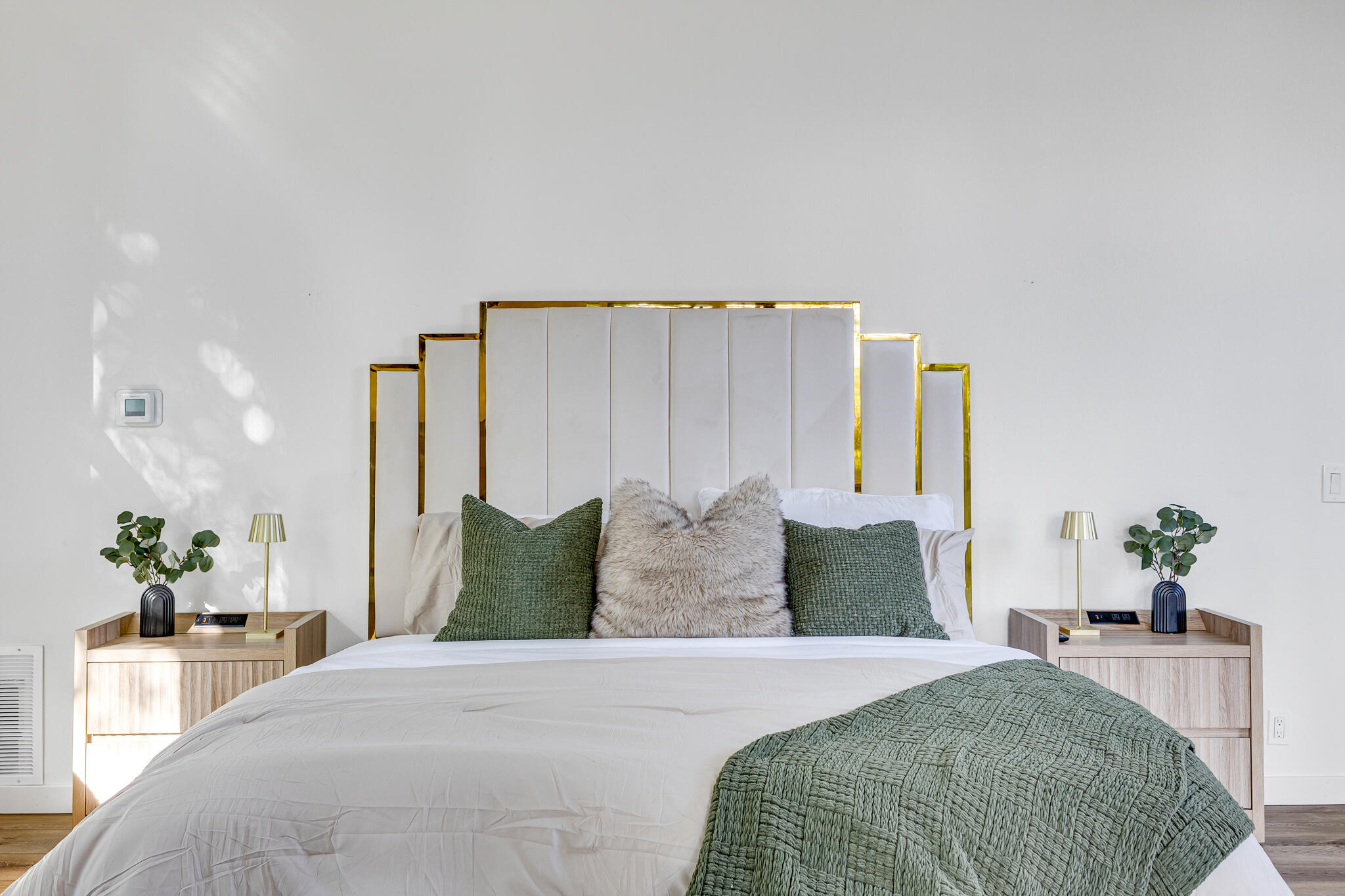 827 Cheltenham Road Santa Barbara, CA 93105 - Photo 10 of 23 Cozy living spaces throughout