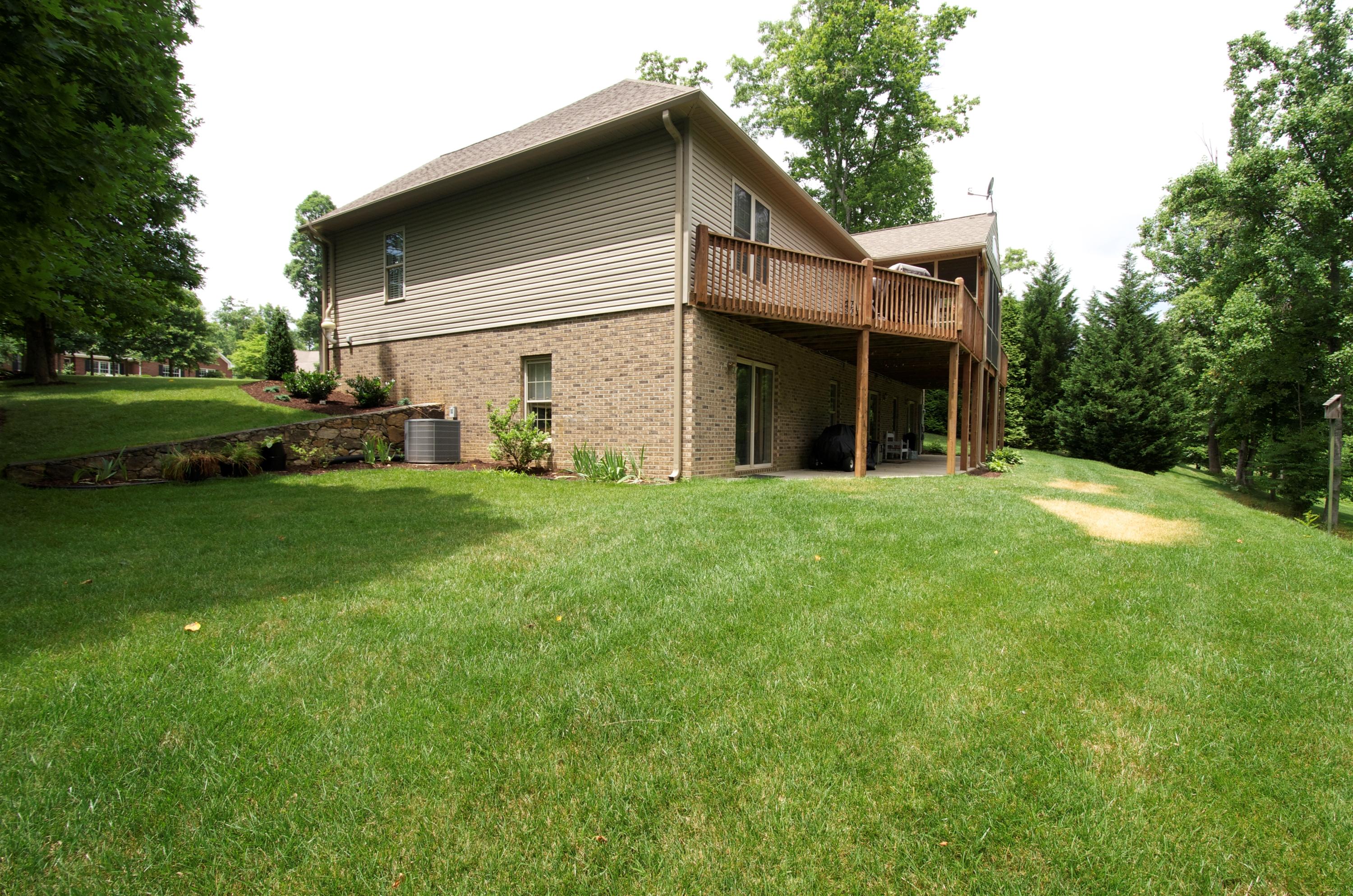 135 Chesney Place Blue Ridge, VA 24064 - Photo 65 of 69 Back of House