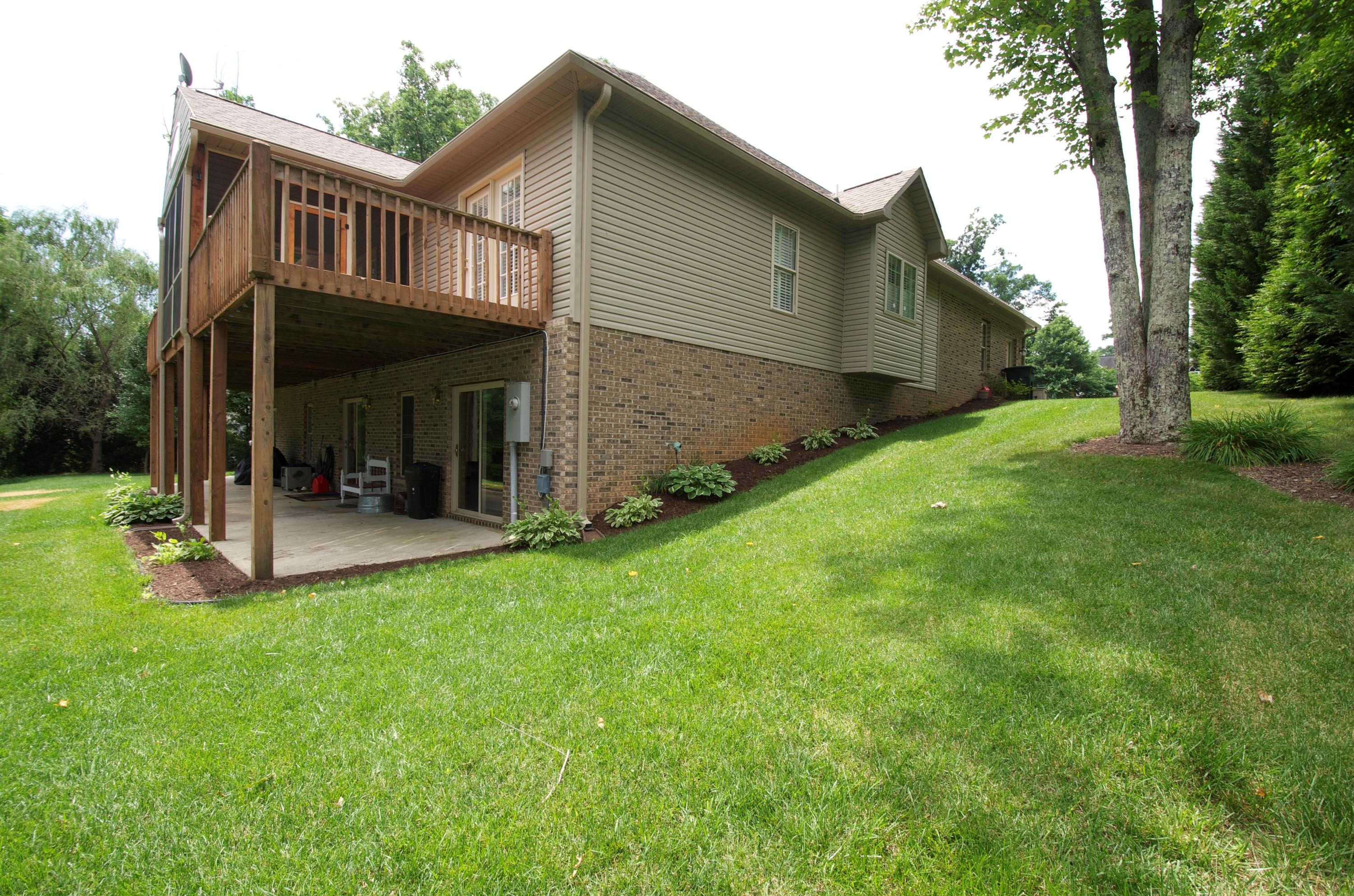 135 Chesney Place Blue Ridge, VA 24064 - Photo 66 of 69 Back of House