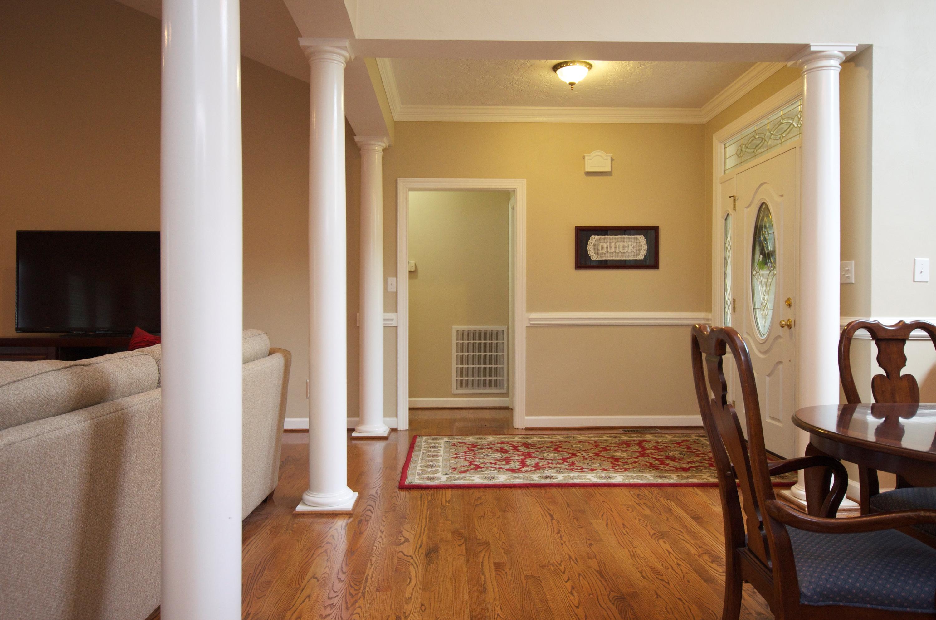 135 Chesney Place Blue Ridge, VA 24064 - Photo 8 of 69 Foyer