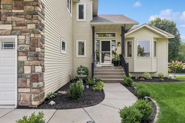 $750,000 | 16902 Wilderness Trail Southeast, Prior Lake, MN 55372