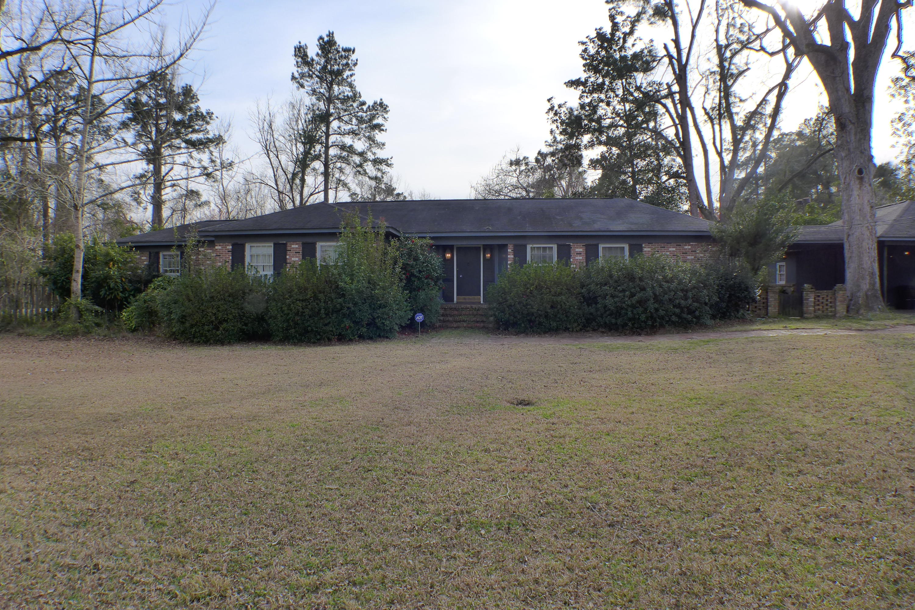 100 East Murray Avenue St. George, SC 29477 - Photo 1 of 20 P1110602