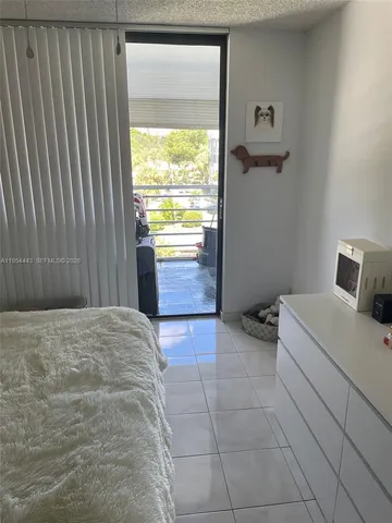 $1,800 | 2761 Taft Street, Unit 408, Hollywood, FL 33020