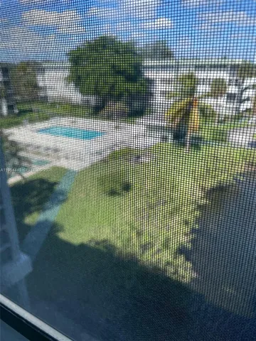 $1,800 | 2761 Taft Street, Unit 408, Hollywood, FL 33020