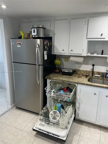 $1,800 | 2761 Taft Street, Unit 408, Hollywood, FL 33020