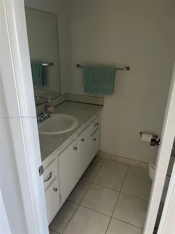 $1,800 | 2761 Taft Street, Unit 408, Hollywood, FL 33020