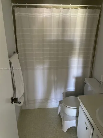 $1,800 | 2761 Taft Street, Unit 408, Hollywood, FL 33020