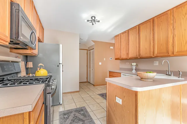 $279,900 | 16043 Tiger Drive, Lockport, IL 60441